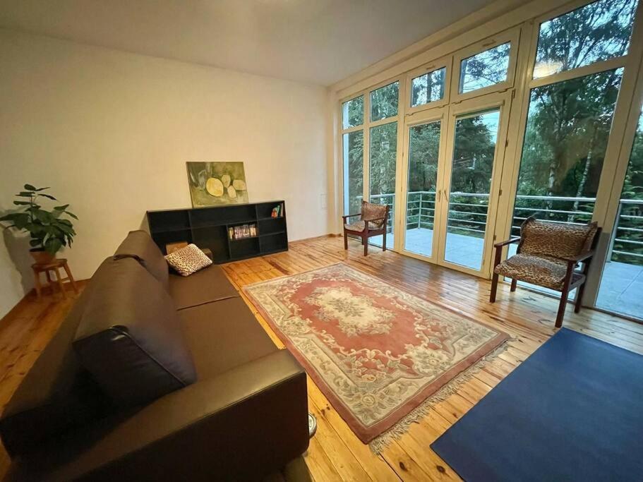 Beautiful Villa With Garden In Milanowek Экстерьер фото