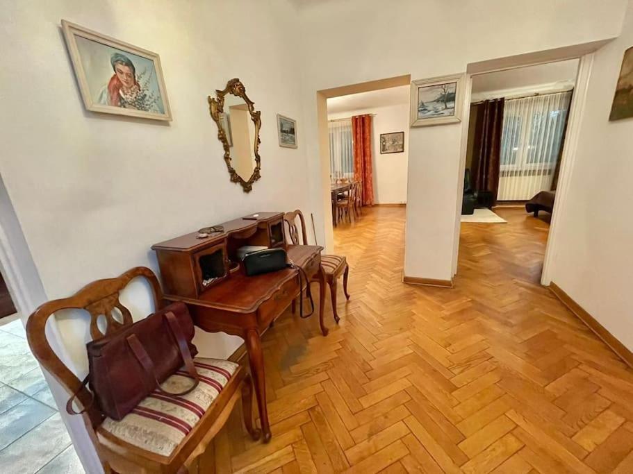 Beautiful Villa With Garden In Milanowek Экстерьер фото