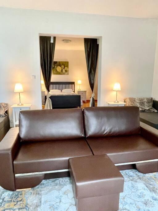 Beautiful Villa With Garden In Milanowek Экстерьер фото